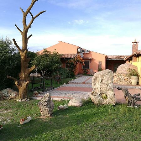 Country House Vignola Mare Aglientu Ngoại thất bức ảnh