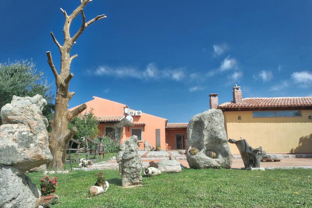 Country House Vignola Mare Aglientu Ngoại thất bức ảnh