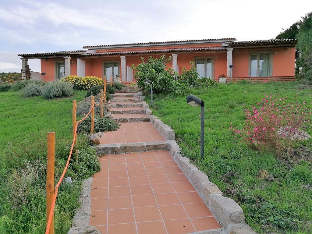 Country House Vignola Mare Aglientu Ngoại thất bức ảnh